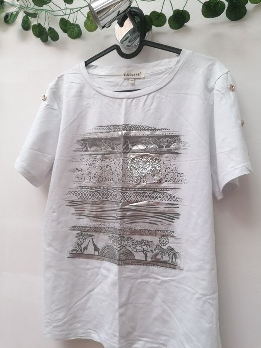 T-shirt Branca com estampagem prateada