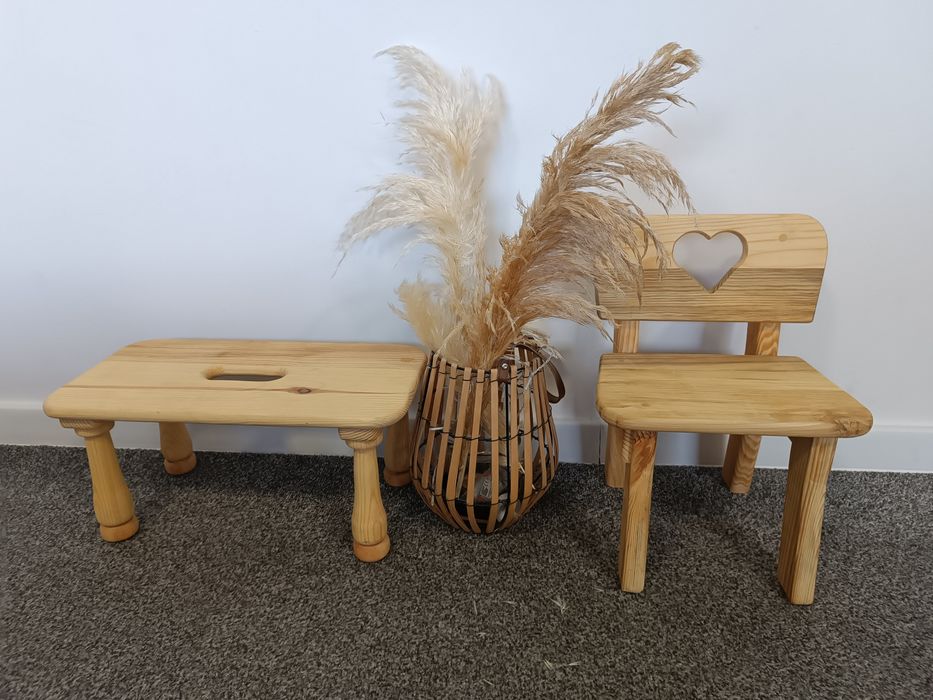 Mini krzesełko z serduszkiem oraz stołek rekwizyty do zdjęć lub pokoju