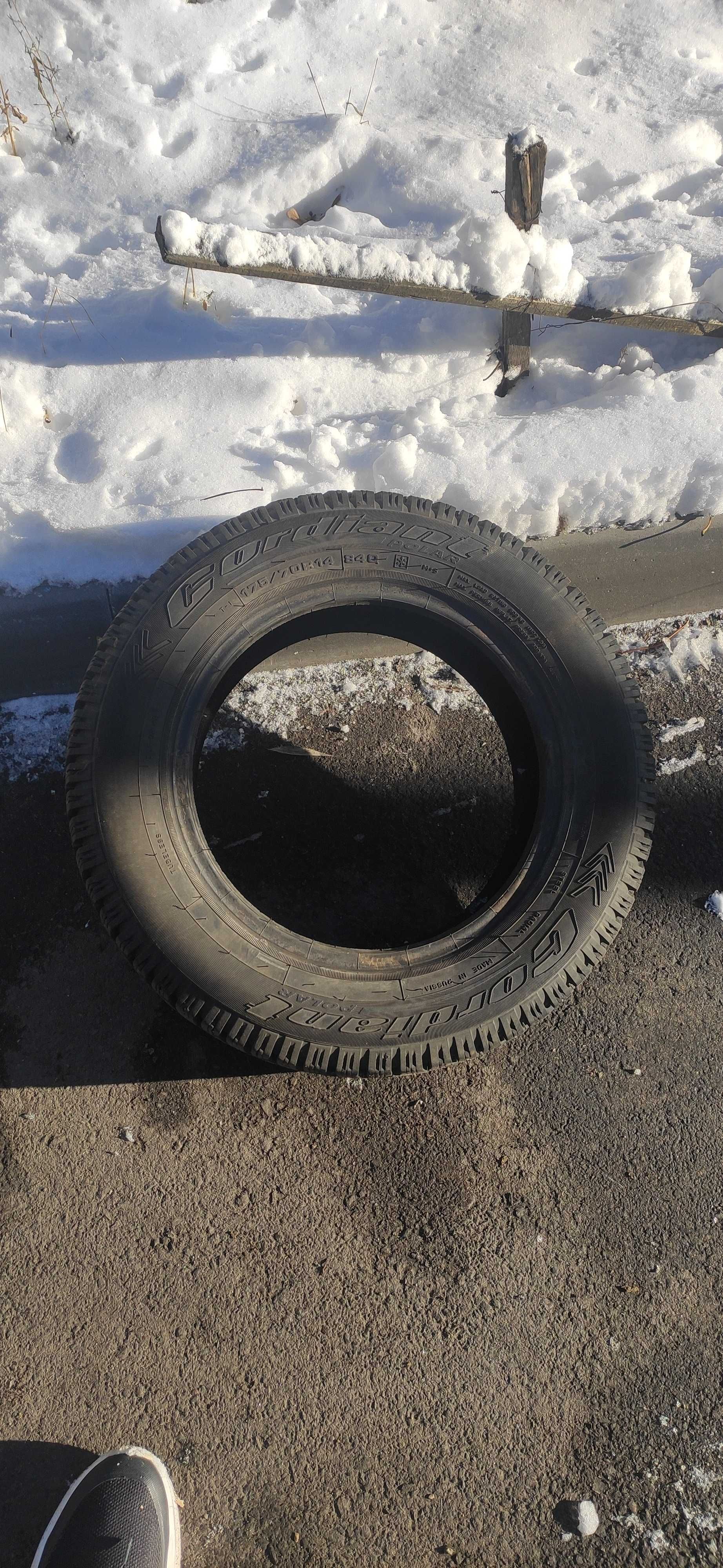 Продам автомобільні шини Cordiant 175 /70 R14 зимні  а також дискі