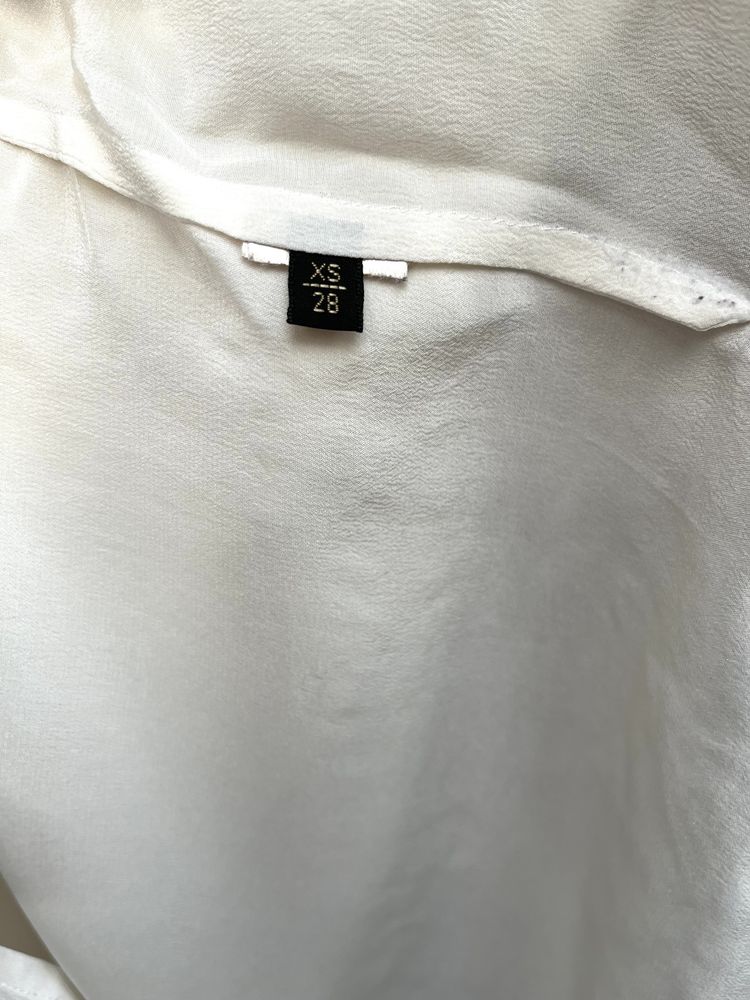 Massimo Dutti jedwabna biała ecru koszula bluzka granatowy kołnierz XS
