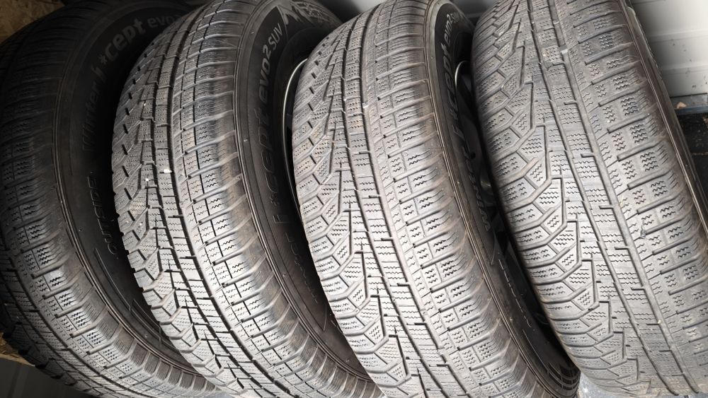 Felgi aluminiowe i opony zimowe Hyundai 5x114.3 
215 70 R16