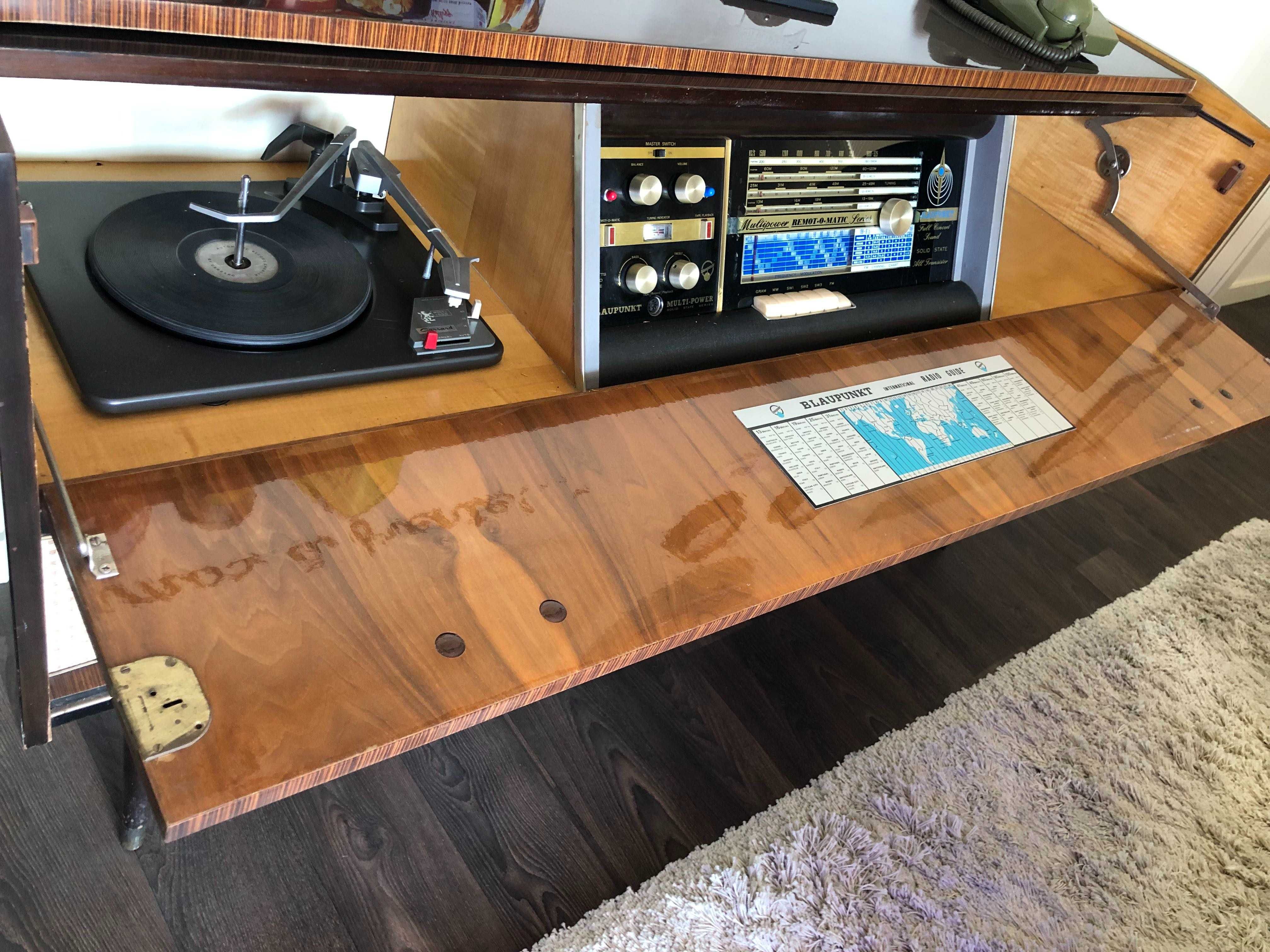 Rádio e gira-discos antigo - BLAUPUNKT Multi-power Solid State