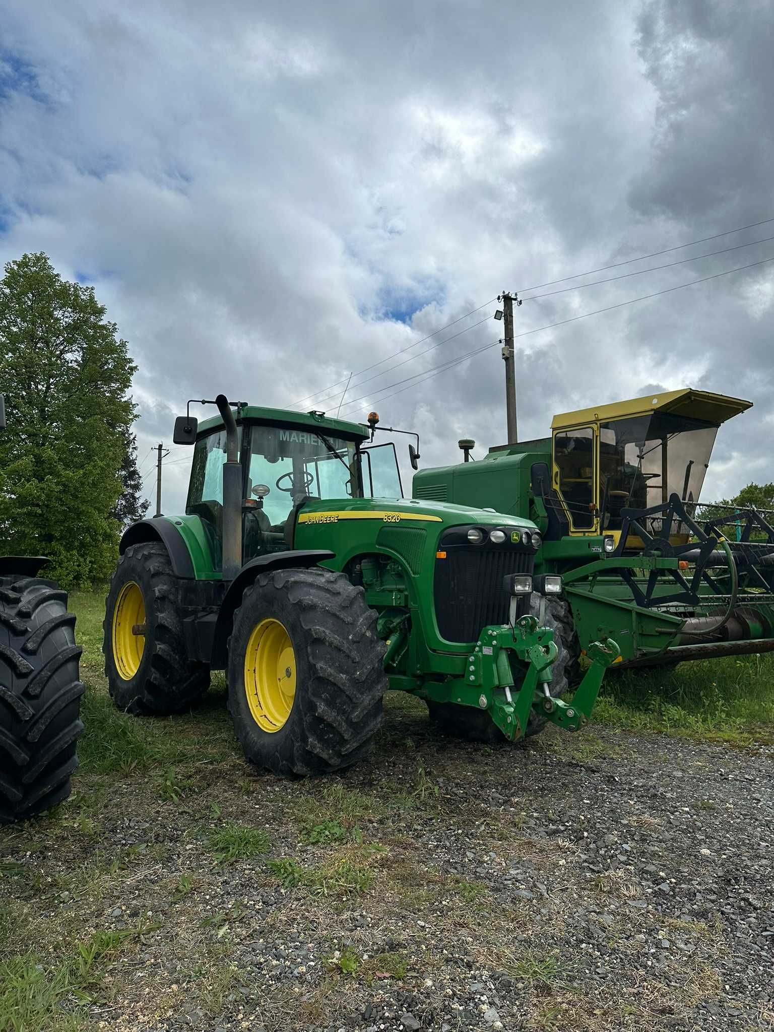 Трактор John Deere 8320 з Данії