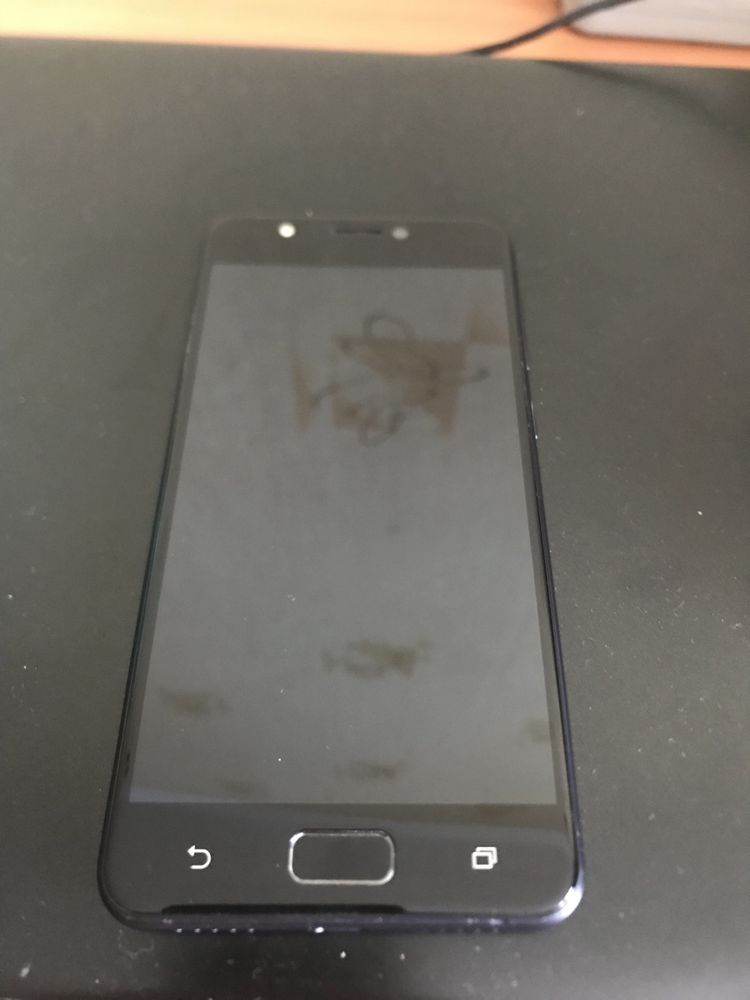 Продам телефон Asus Zenfone 4 max