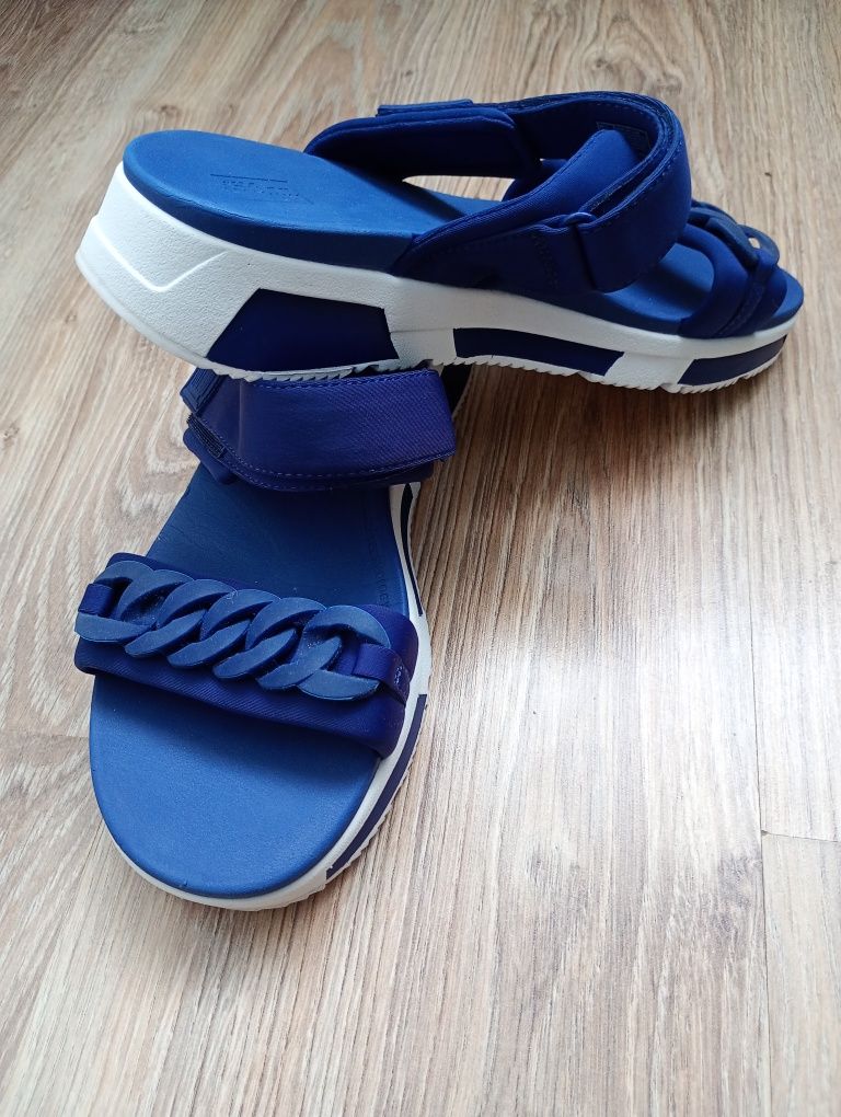 Sandały klapki Fitflop 38
