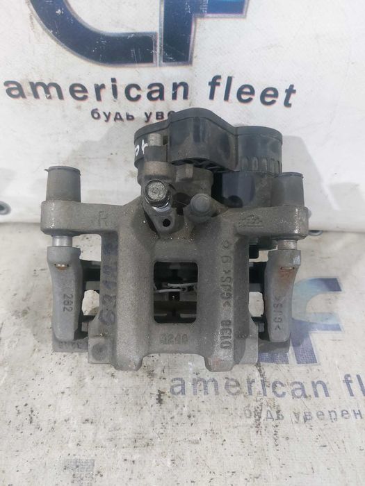 Honda Accord 18- Суппорт тормозной передний / задний