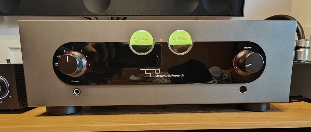 Linear Audio Research LAR IA - 200 HB. Stan idealny . 3 letni.