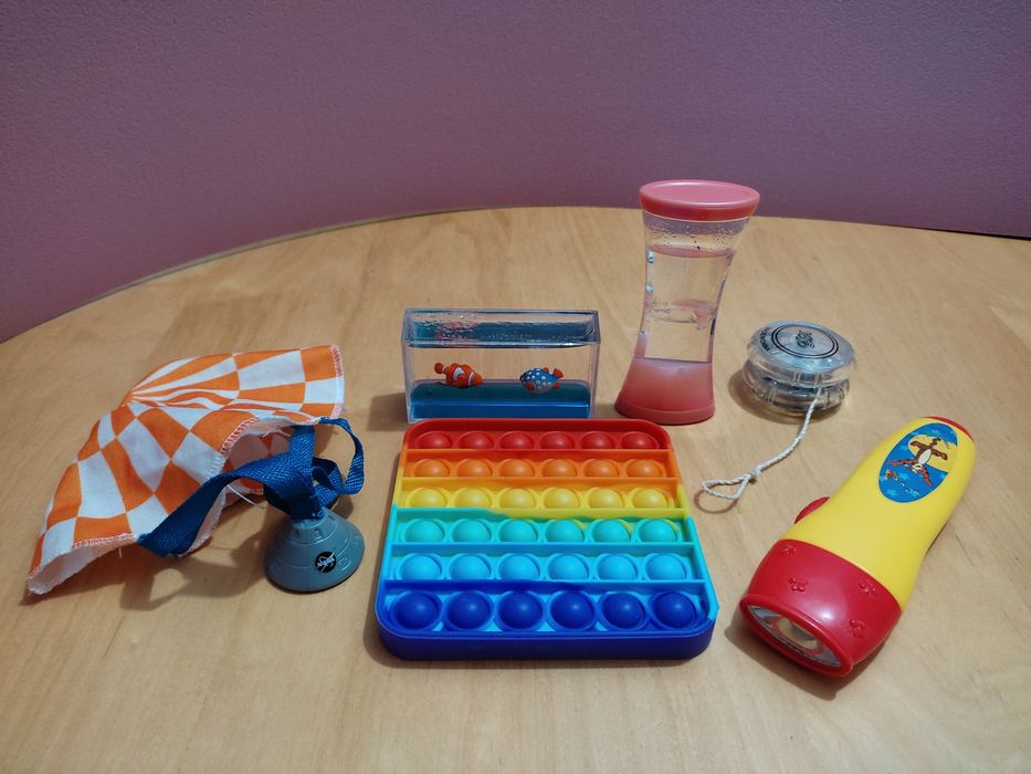 Pop it, latarka i inne