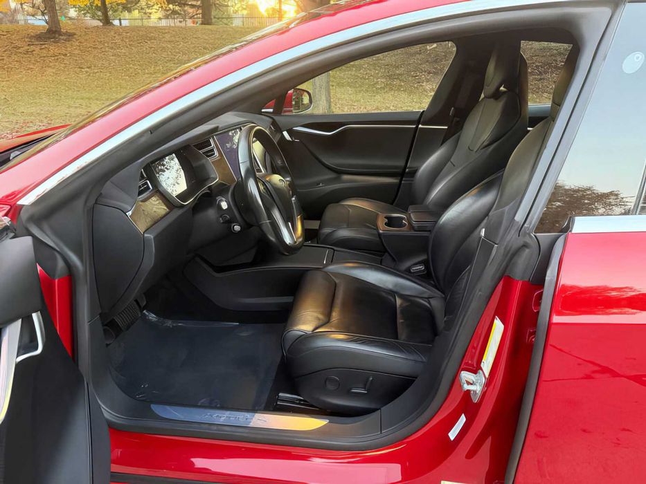 Tesla Model S      2017