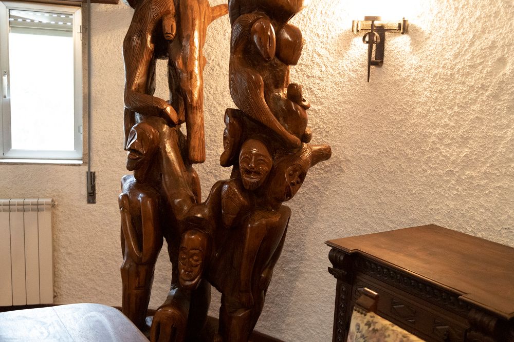 Escultura exclusiva mundial de grandes dimensões!