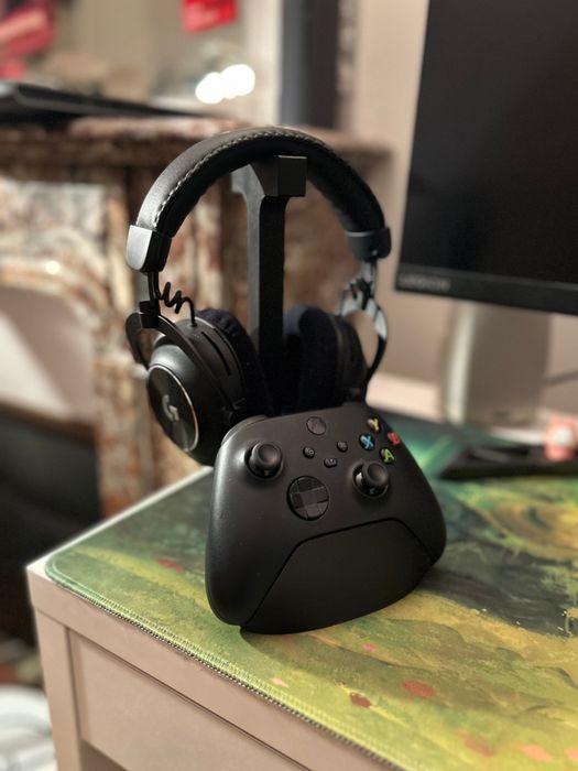 Podstawka pod słuchawki i pad