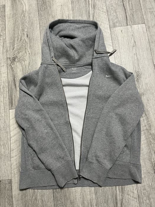 Зипка найк серая