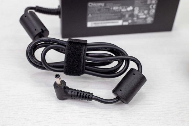 Оригінальний блок живлення 230W 19.5V 11.8A 5.5x2.5мм