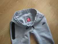NIKE air spodnie dresowe rozm.134-146