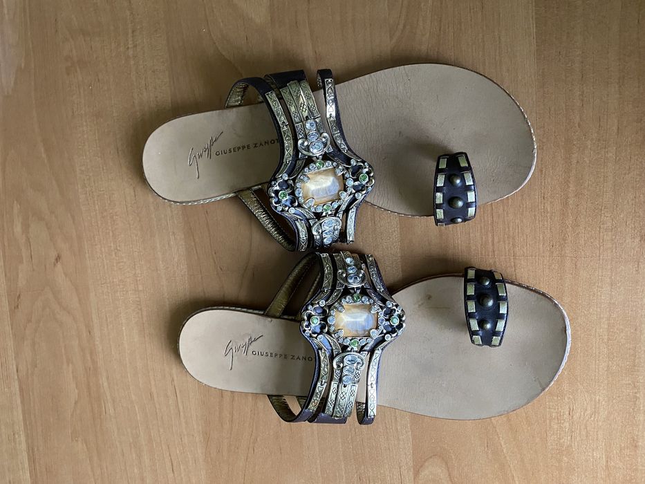 Klapki japonki Giuseppe Zanotti z ozdobami r. 36 na szczupłą stopę