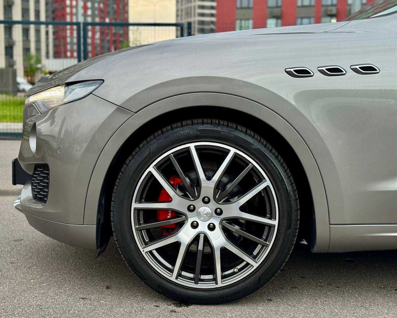 Продаж Maserati Levante