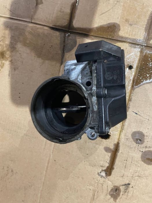 Дросельна заслінка клапана ЕГР Passat b6 2.0 tdi Bmp.