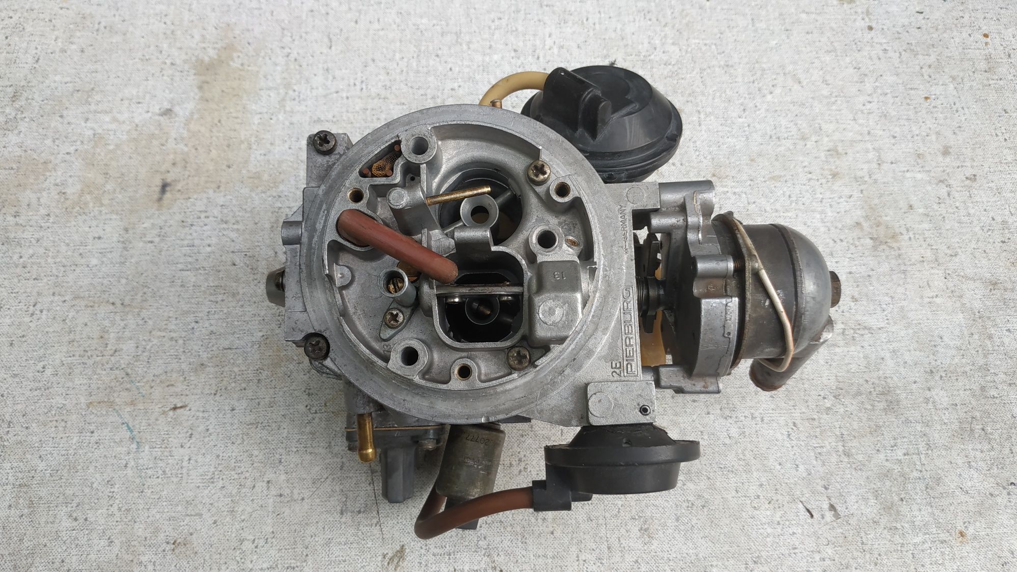 Карбюратор Pierburg 2E3/2 Passat 1.6