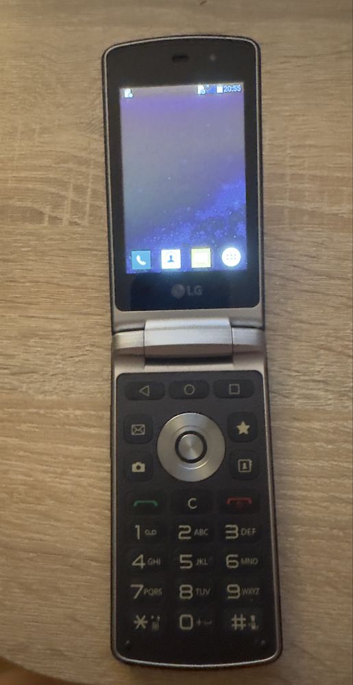 LG Wine Smart smartfon