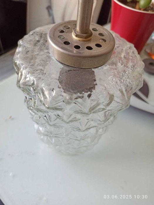 прожектор галогенный, люстры на пять, три и один плафон