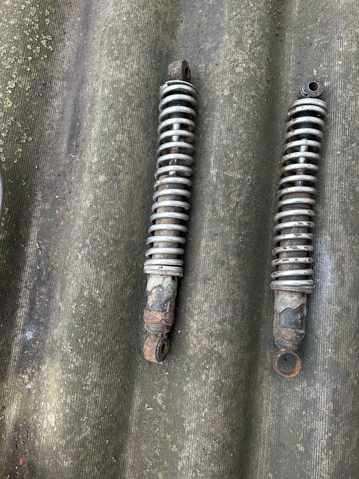 Продам комплект амортизаторів