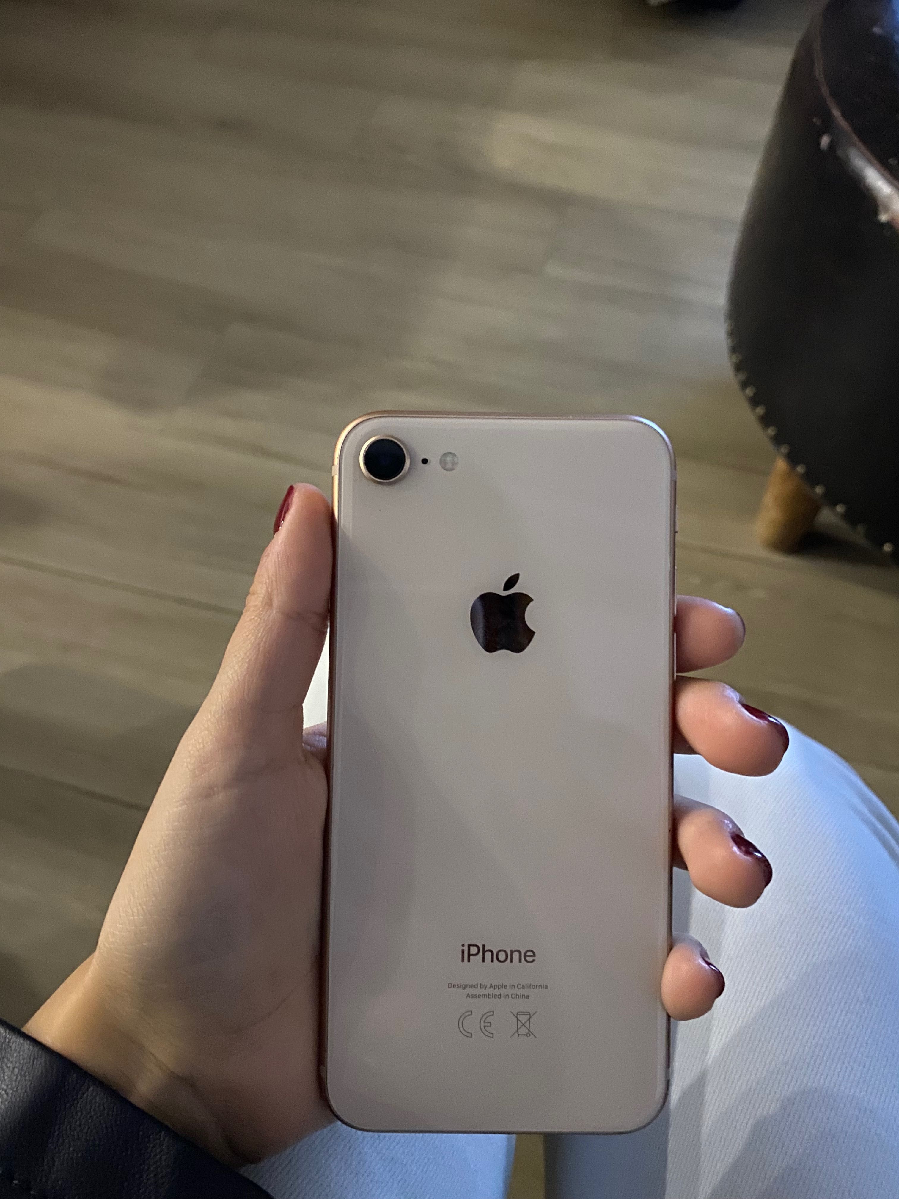 iPhone 8 64GB rosa-dourado como novo