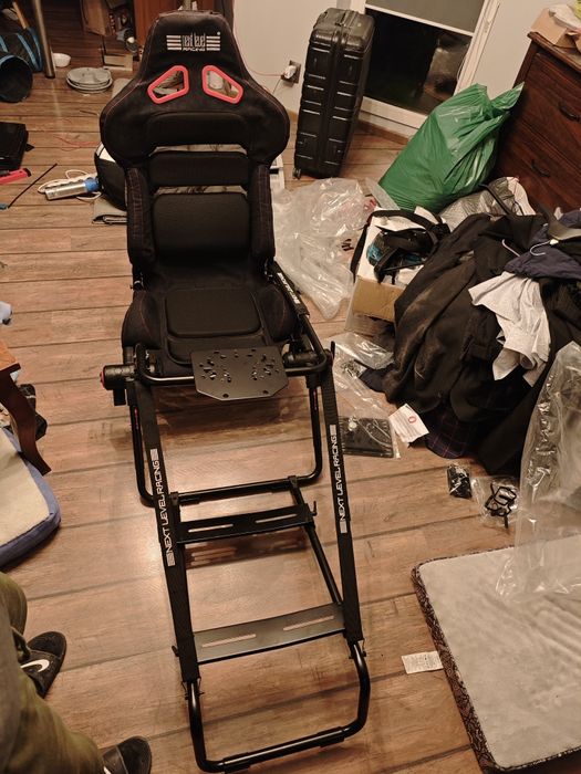 Kierownica Fanatec DD 5-8 NM + fotel next level racing gt little pro.