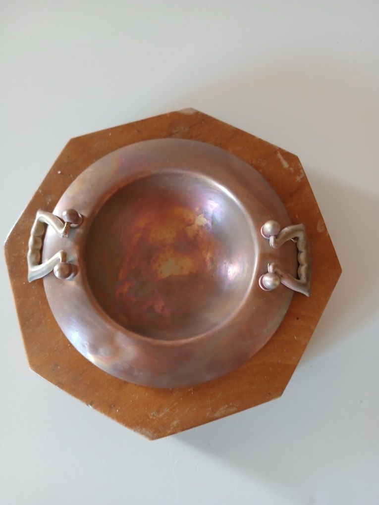 Cinzeiro cobre com base madeira