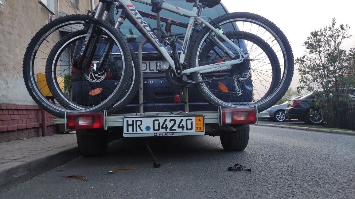 Bagażnik na 2 rowery na hak EUFAB, wtyczka 9pin, redukcja na 7pin