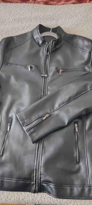 Casaco preto pele sintético