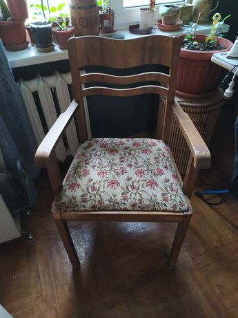Винтажное кресло под реставрацию