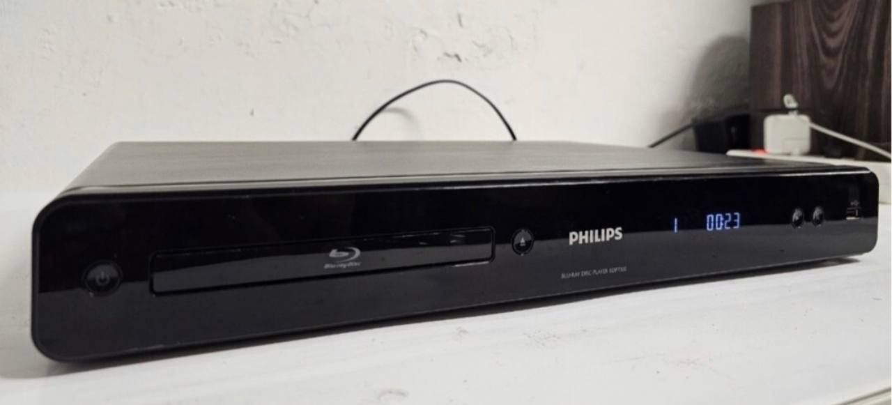 Blu-ray Disc-Player Philips BDP7300/12. USB