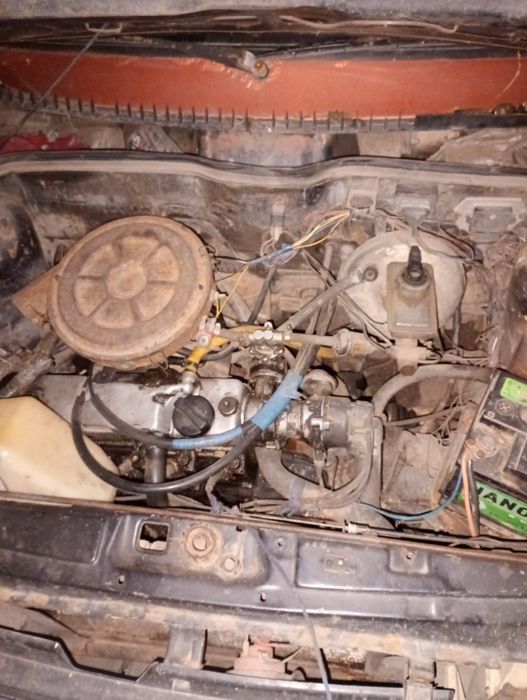 Продаю машину на запчасти но вона на ходу газ бензин