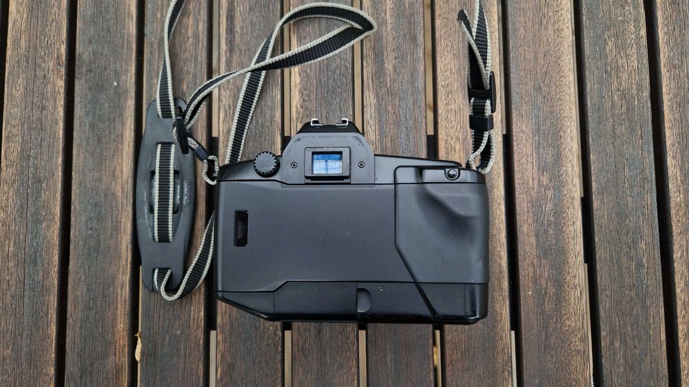 пленочный фотоаппарат canon EOS 650