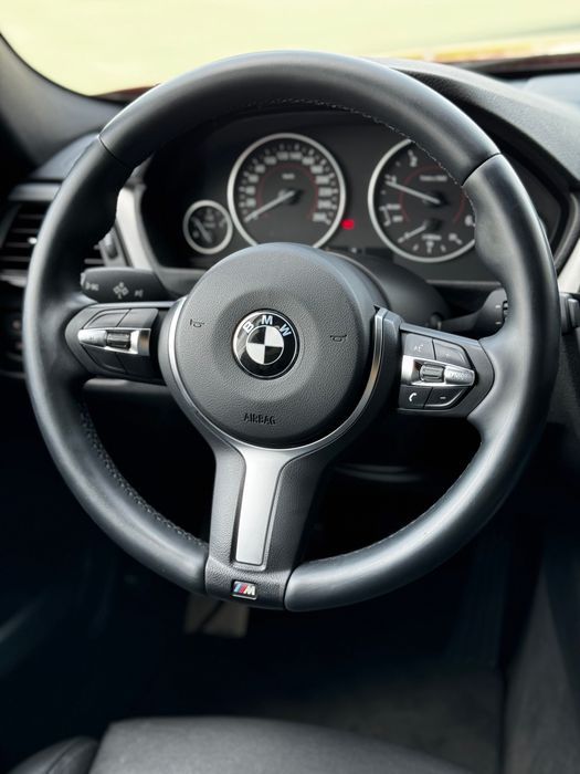 BMW 318 d Touring Pack M