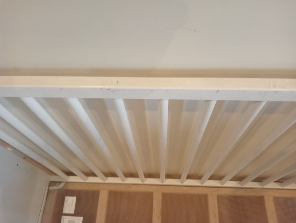Berço bebé Smagora IKEA com estrado e colchão ortopédico
