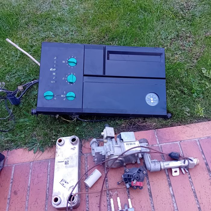 Sterownik vr 330 i Części Vaillant  VUW INT 260/1 XE