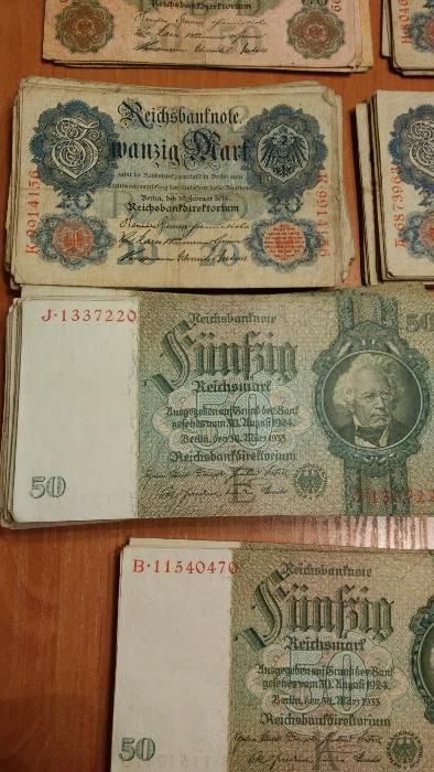 Banknoty. 380 sztuk. Marki niemieckie Ruble rosyjskie i inne