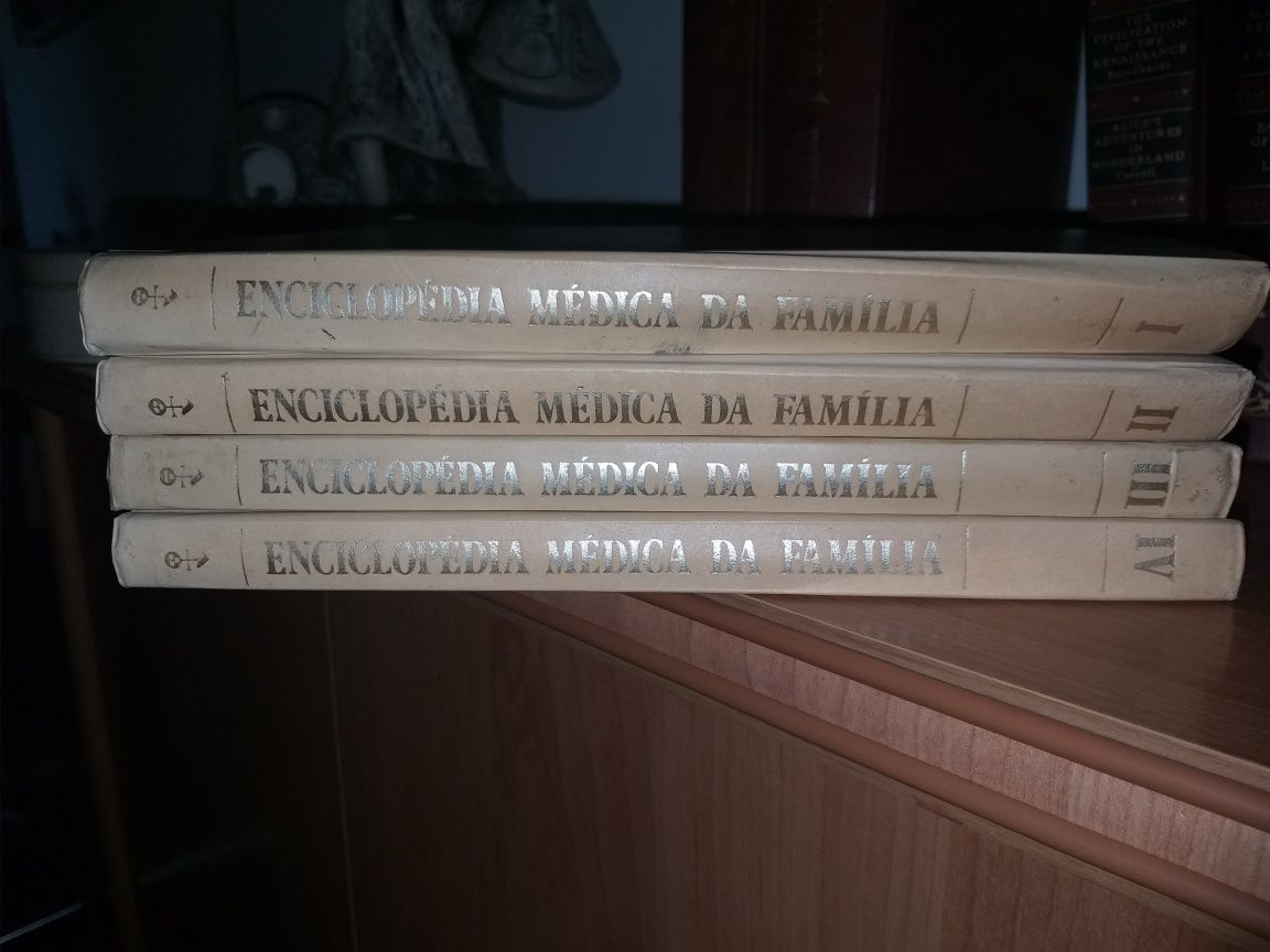 Coleção completa dos livros "Enciclopédia médica da família"