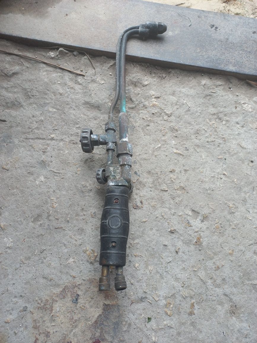 Газовий різак в робочому стані