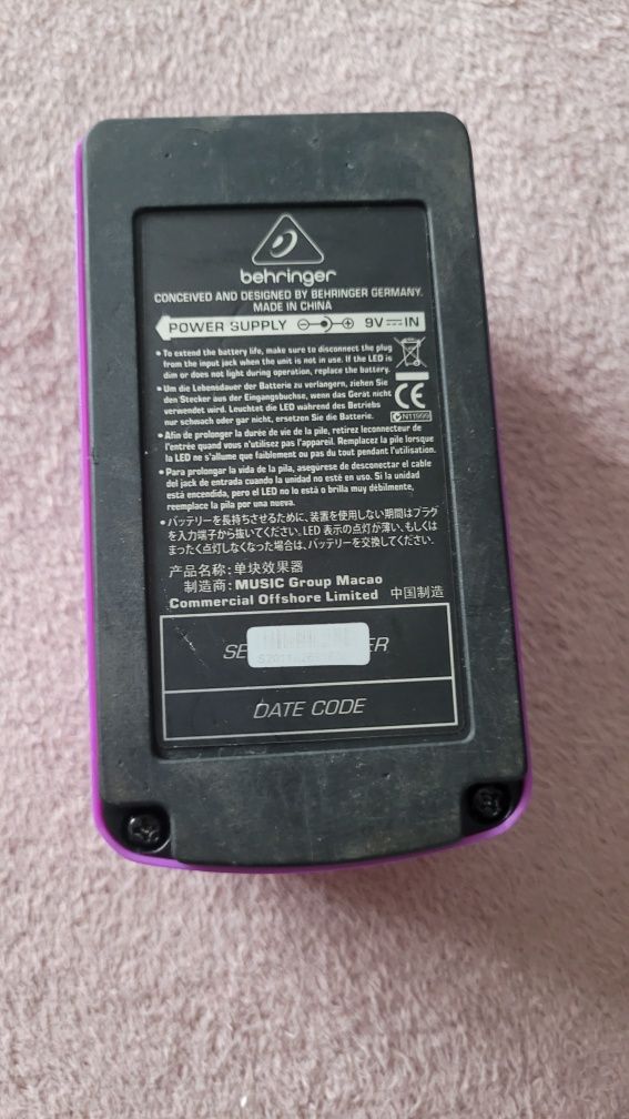 Przystawka distortion Behringer