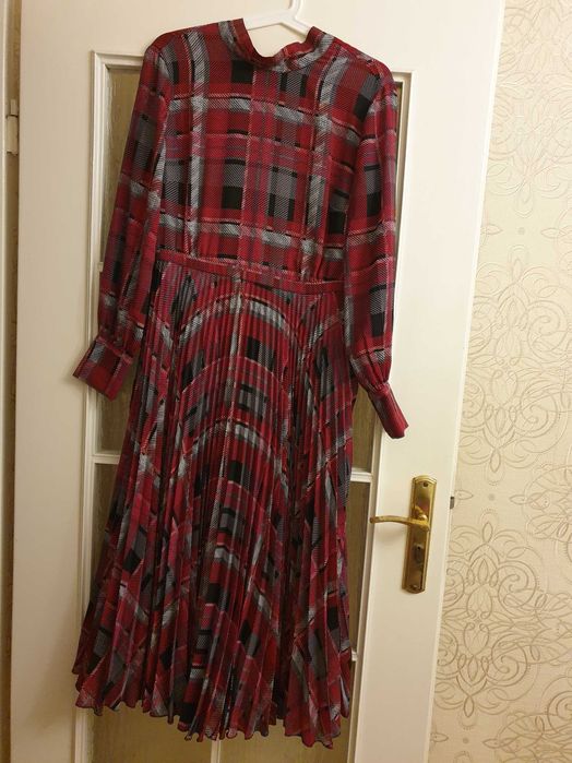 Sukienka plisowana, midi w kratkę, czerwona czarna, Reserved 38