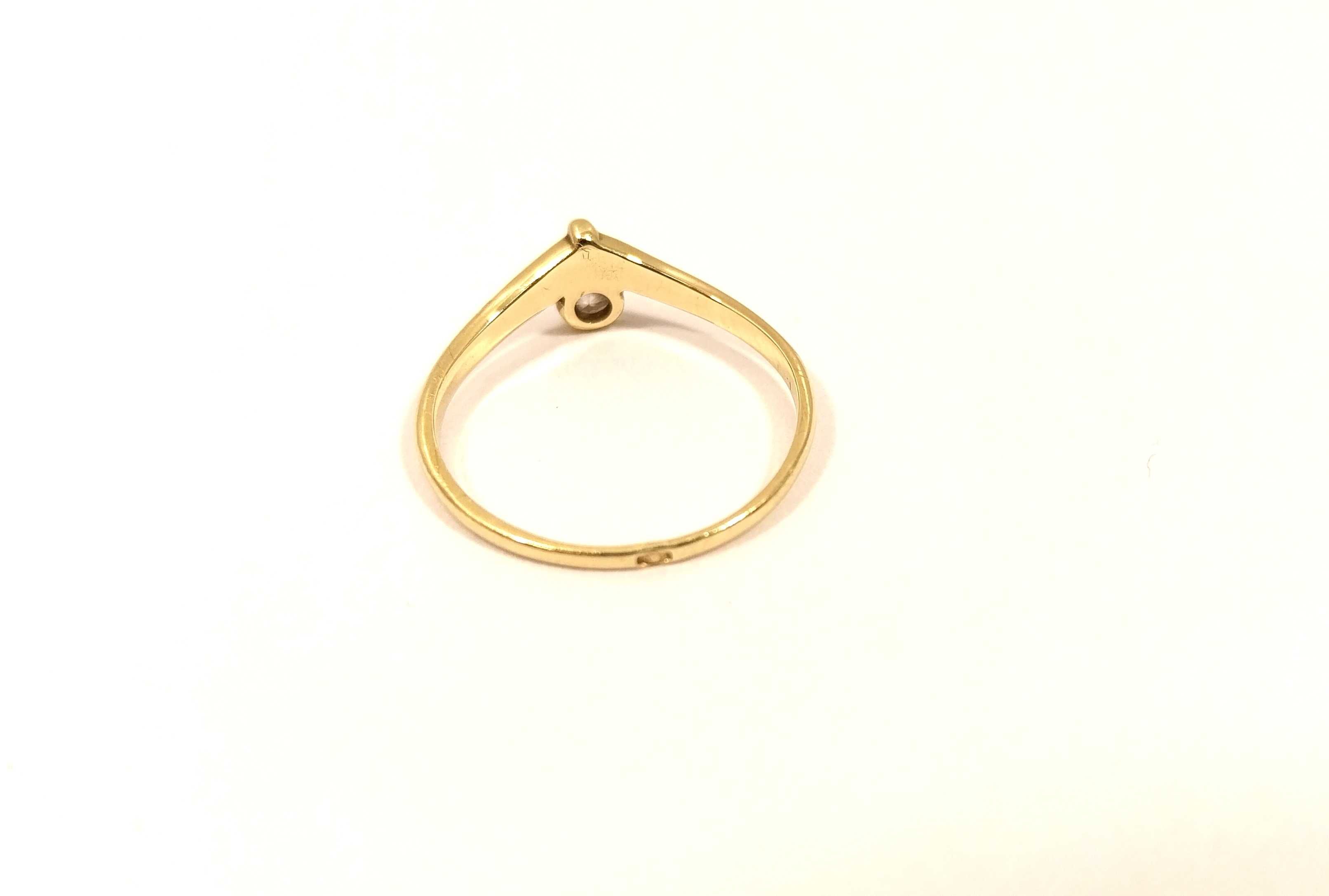 Złoty pierścionek z pięknym oczkiem   (333) 1,39G