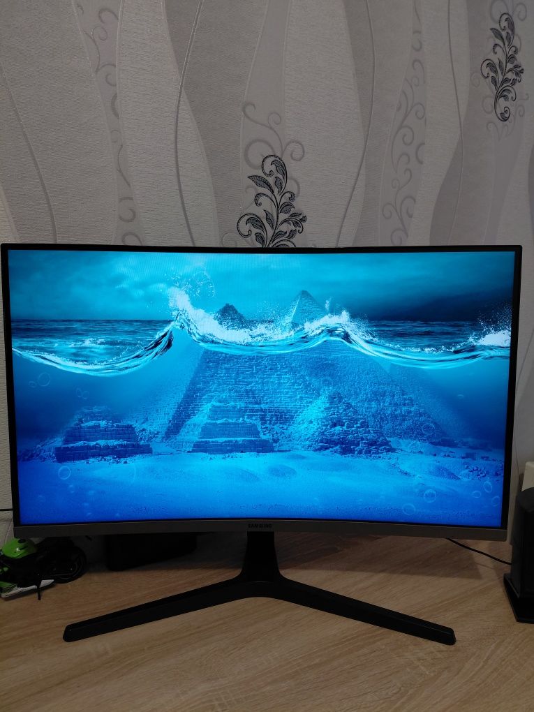 Samsung C27R500 Curved Monitor