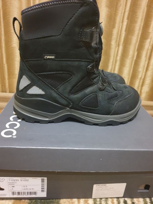 Продам зимние сапожки ECCO на мальчика