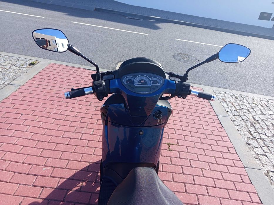 Aprilia scarabeo 125cc (excelente estado)