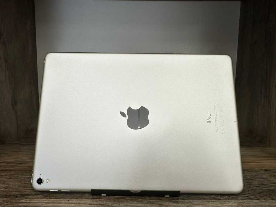iPad Tablet Apple Pro 9.7-inch 128GB Silver A1673 stan bdb gwarancja