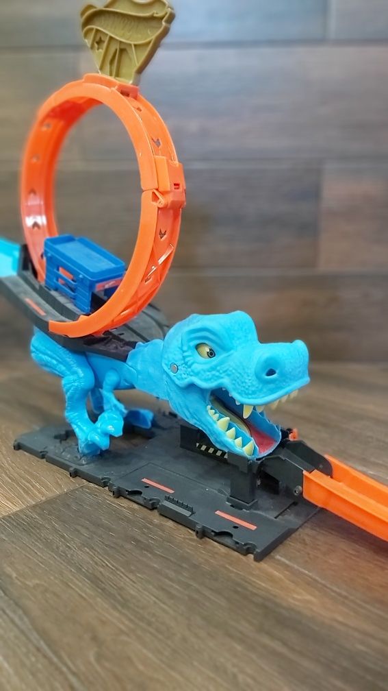 Автотрек hot wheels динозавр