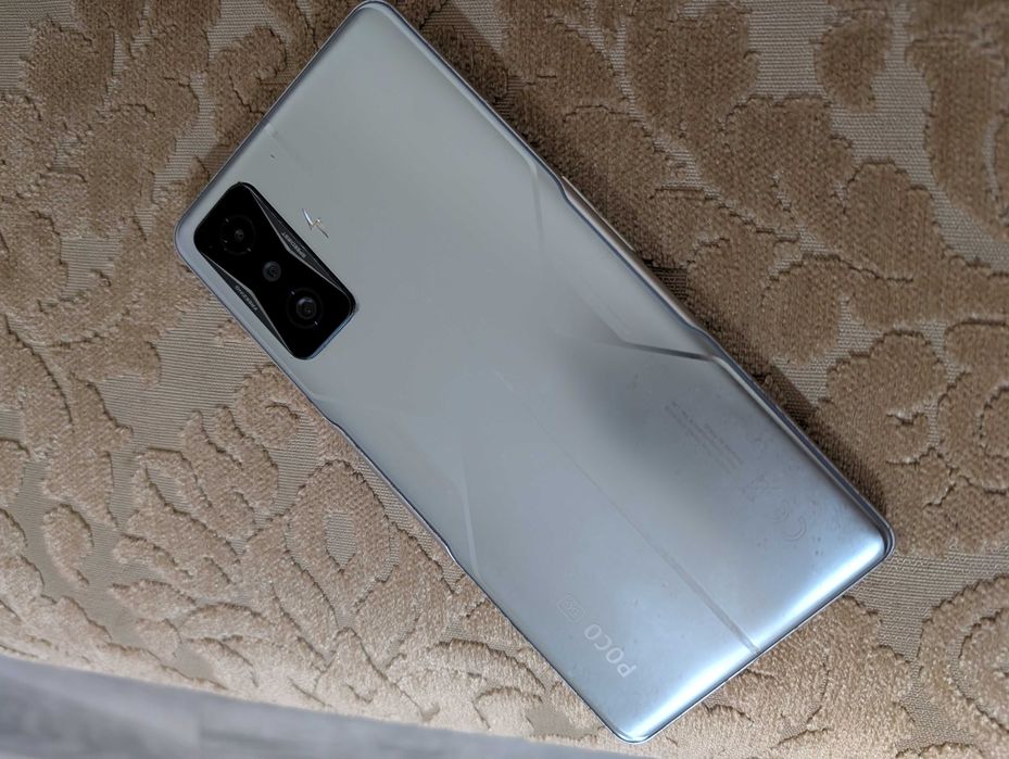 Poco F4 GT 256GB + Red Mi Buds 4lite