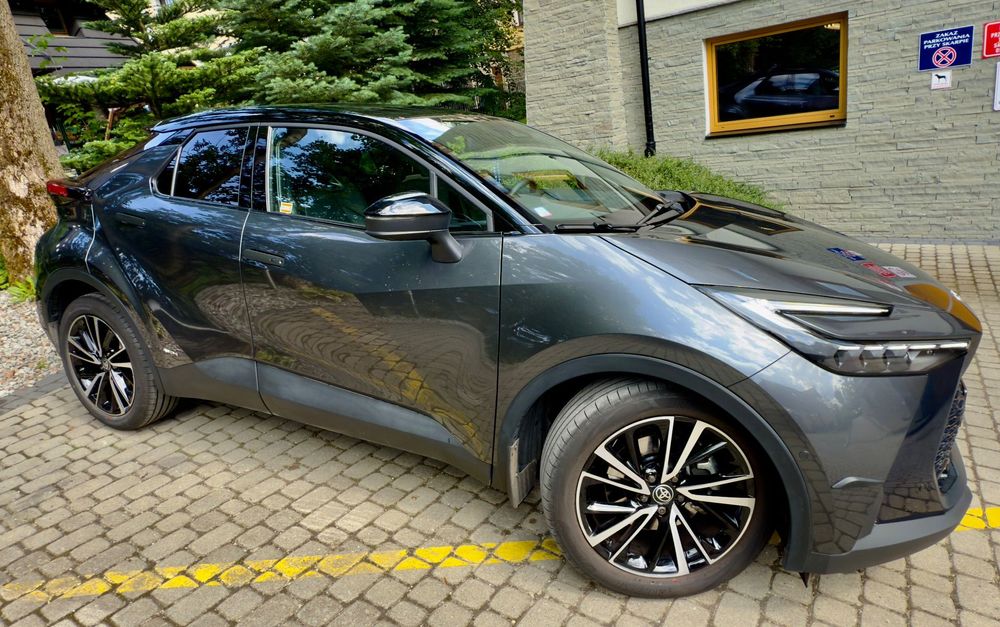 Toyota C-HR 4x4 ,pierwszy właściciel,dodatkowy komplet kół z zimowymi oponami.